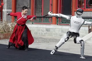 Milan Čech: Temná vize nadvlády AI. Chaosu zabrání jen nepodmíněný příjem